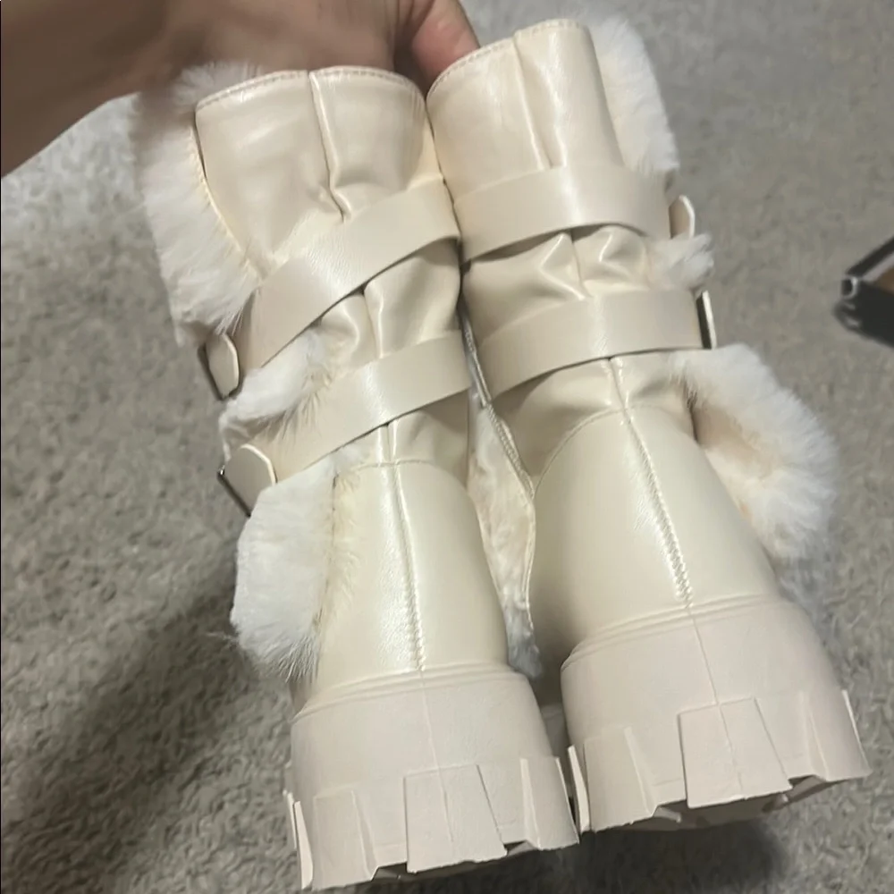 Stylish Cream Fur-Lined Women's Boots - Picture 4 of 6
